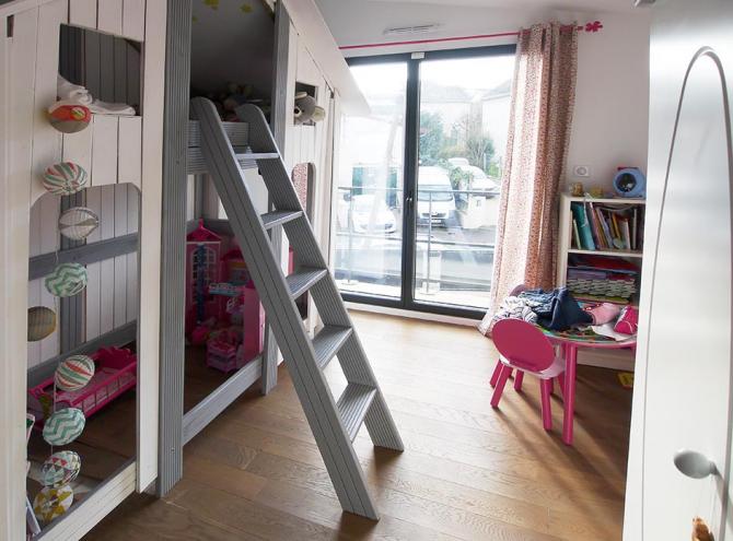 maison ville design Nantere chambre d'enfant en pleine lumière